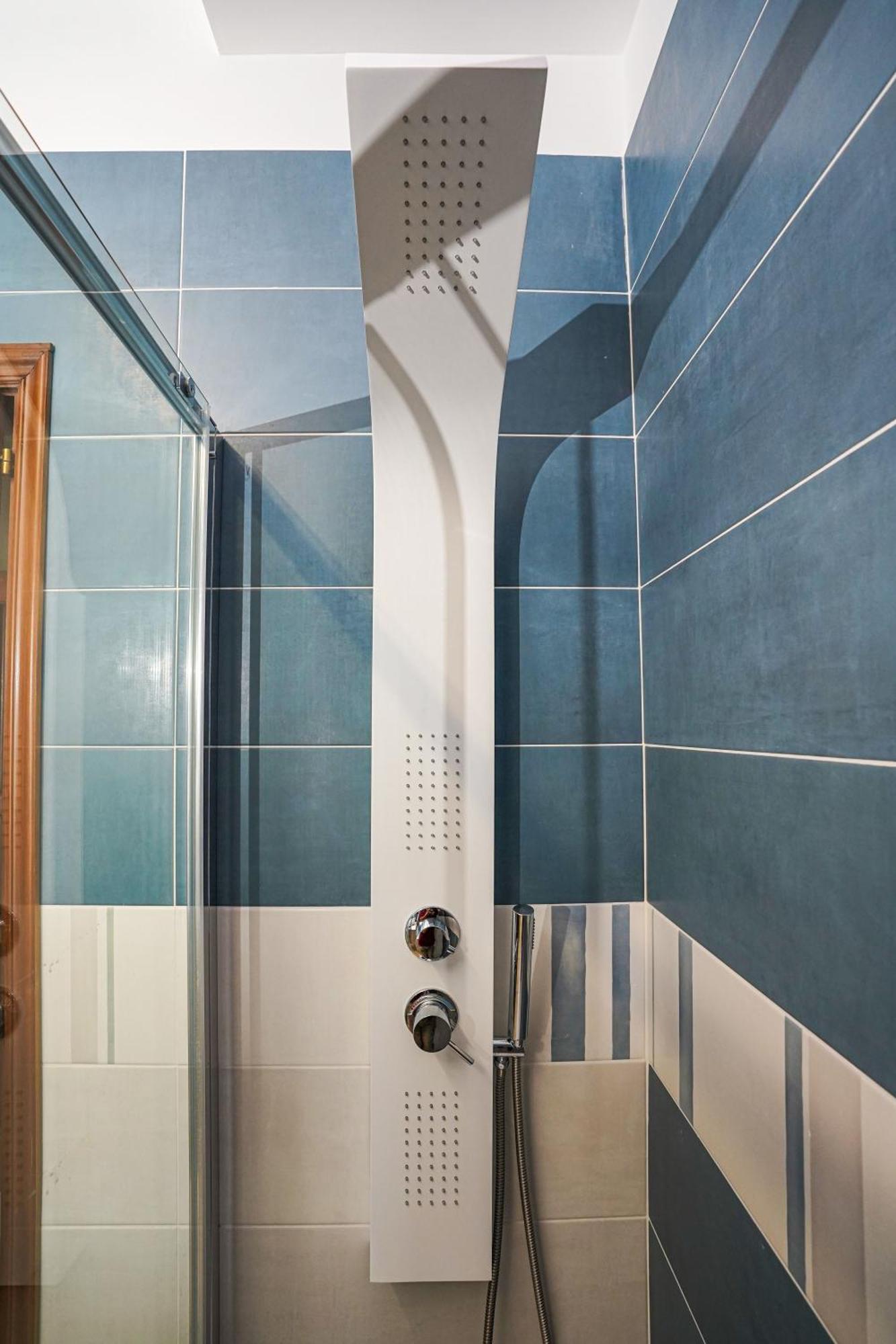 La Casa Di Azzurra Centro Citta Appartamento Fino A 4 Posti Letto E 2 Bagni Foggia Eksteriør billede
