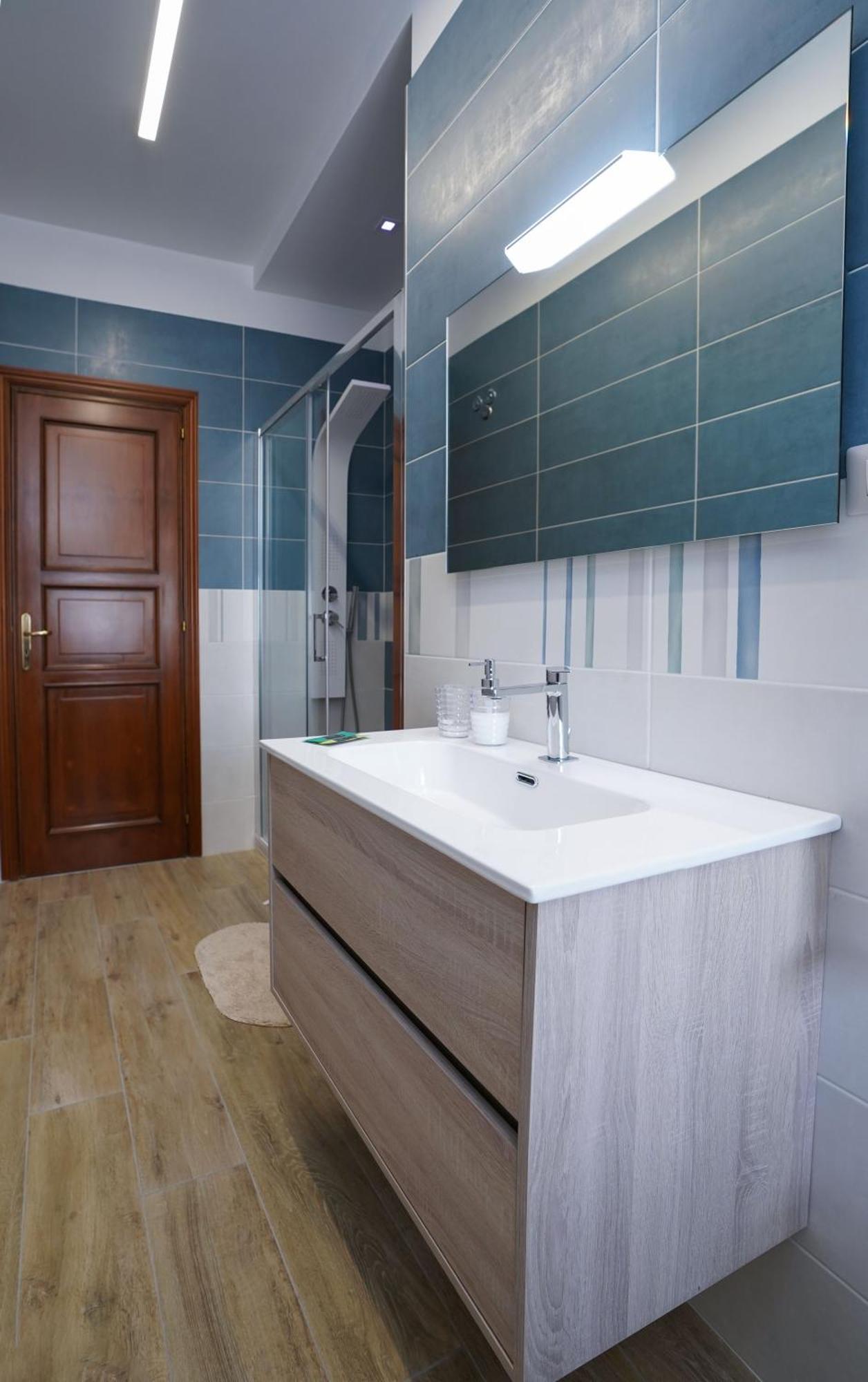 La Casa Di Azzurra Centro Citta Appartamento Fino A 4 Posti Letto E 2 Bagni Foggia Eksteriør billede
